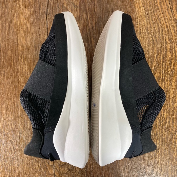 UGG Women's Libu Lite Sneaker Women’s Size 6.5 Black Suede/Mesh - Picture 7 of 10